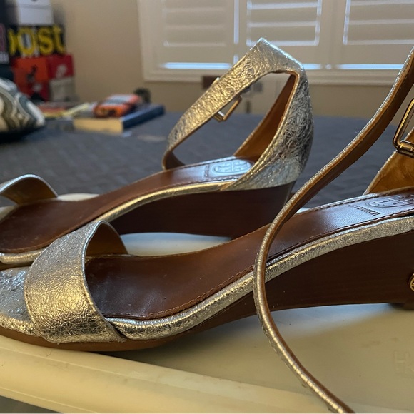 Tory Burch Silver Ankle Strap Wedge Sandals - Picture 4 of 6